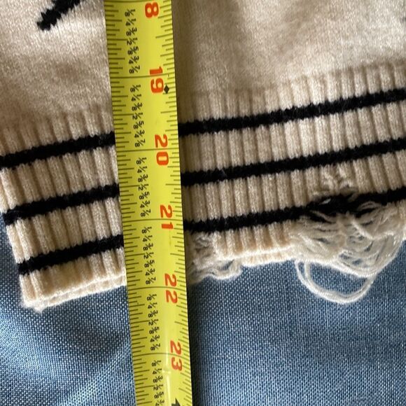 Bailey Rose long sleeves start print distressed pullover sweater Cozy size XS - Picture 10 of 10